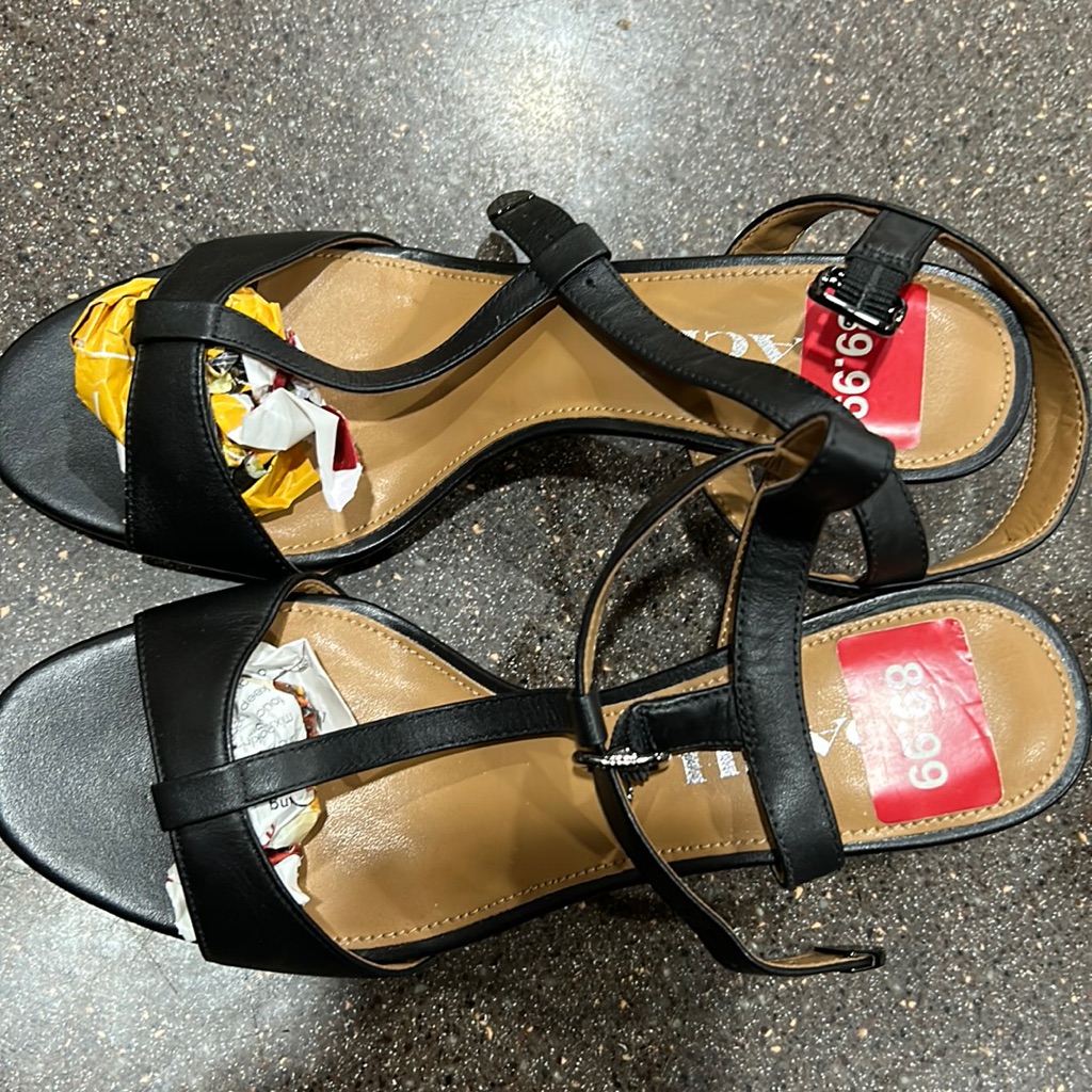 Coach Black Leather 6 Size 2 Inch Heel